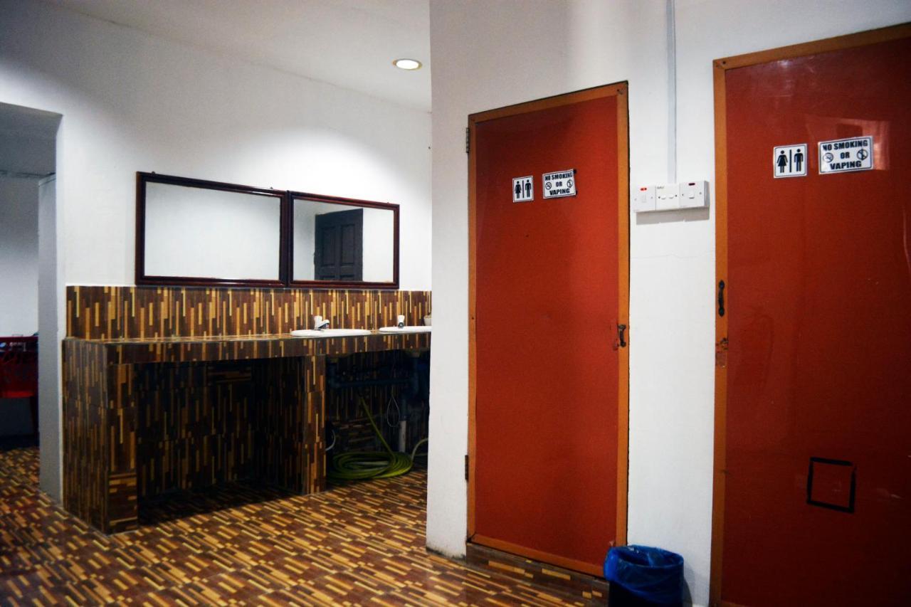 Warisan Family Inn センポルナ エクステリア 写真