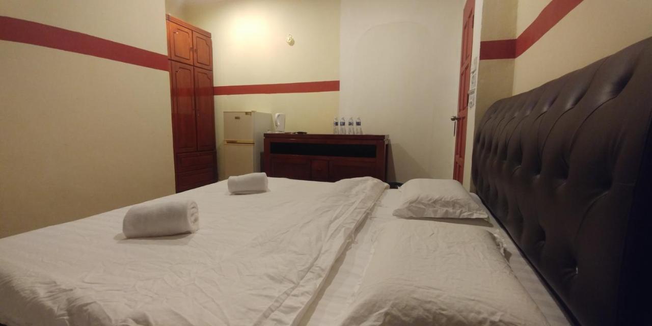 Warisan Family Inn センポルナ エクステリア 写真
